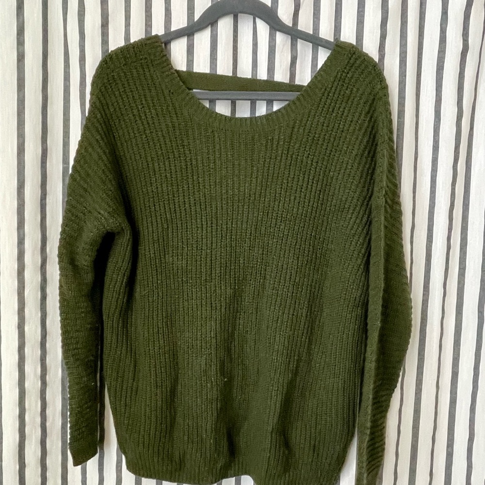 Forever 21 green open back sweater